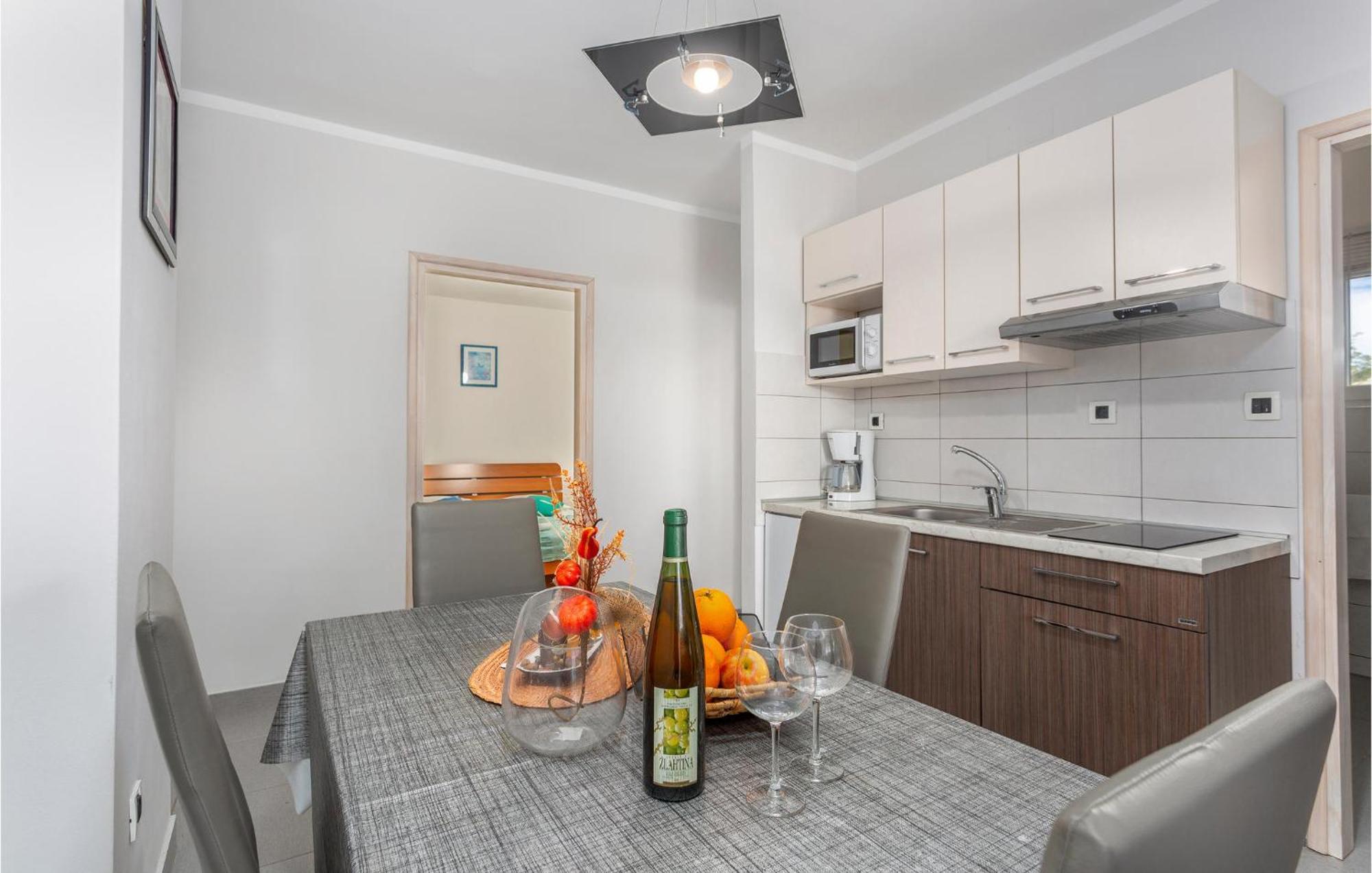 Beautiful Apartment In Pinezici With Wifi Exterior foto