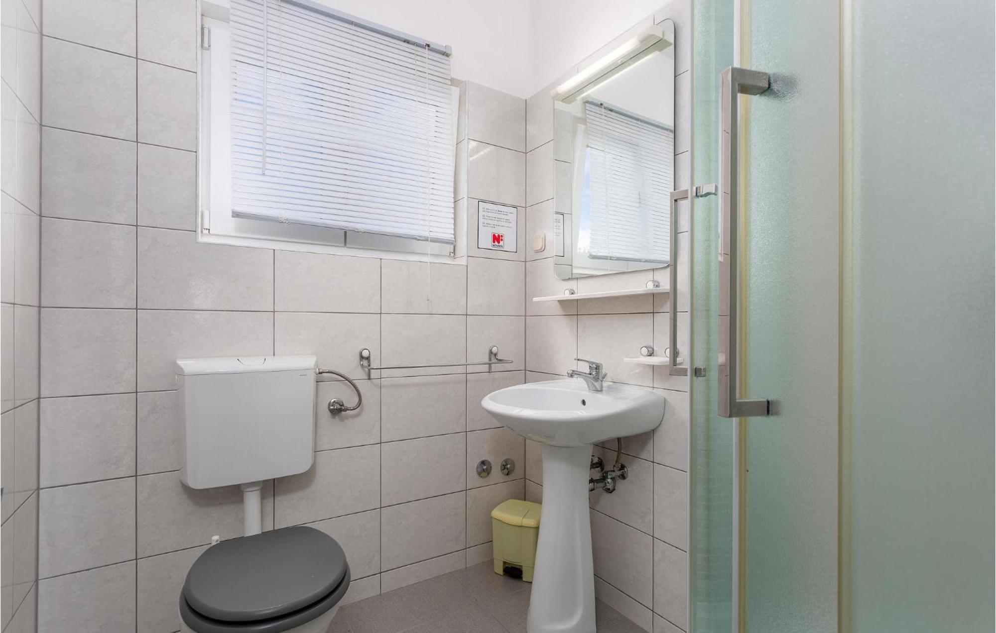 Beautiful Apartment In Pinezici With Wifi Exterior foto